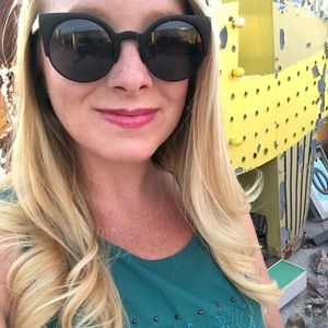 Meet your Posher, Adrianne